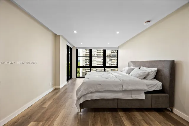 $779,000 | 1915 Brickell Avenue, Unit 1001, Miami, FL 33129