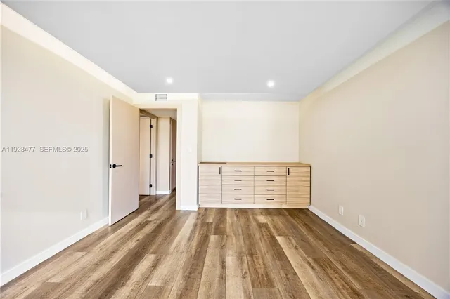 $779,000 | 1915 Brickell Avenue, Unit 1001, Miami, FL 33129