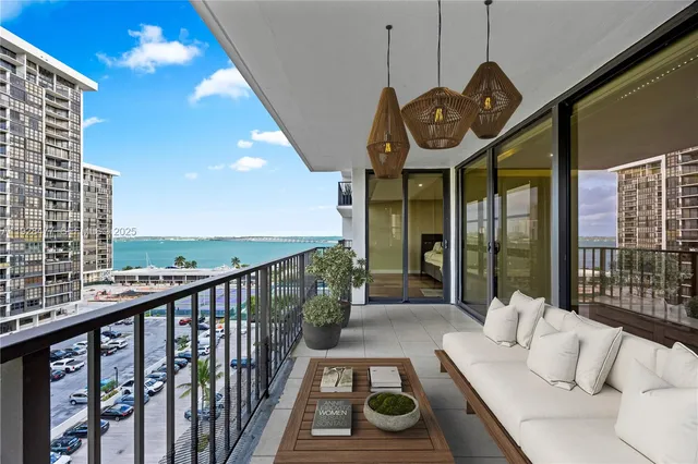 $779,000 | 1915 Brickell Avenue, Unit 1001, Miami, FL 33129