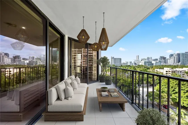 $779,000 | 1915 Brickell Avenue, Unit 1001, Miami, FL 33129