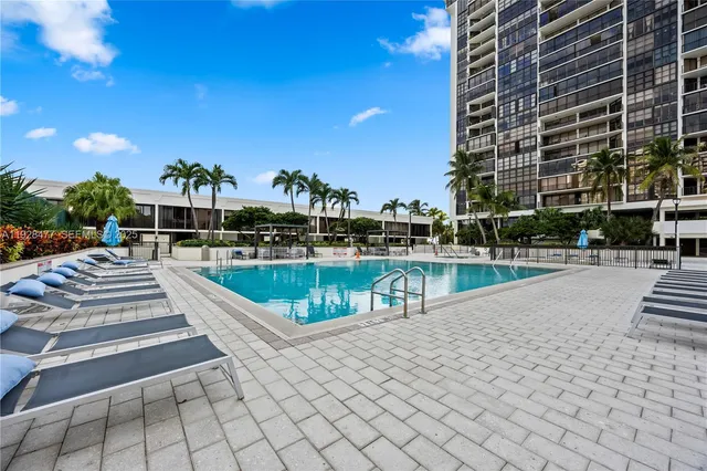 $779,000 | 1915 Brickell Avenue, Unit 1001, Miami, FL 33129