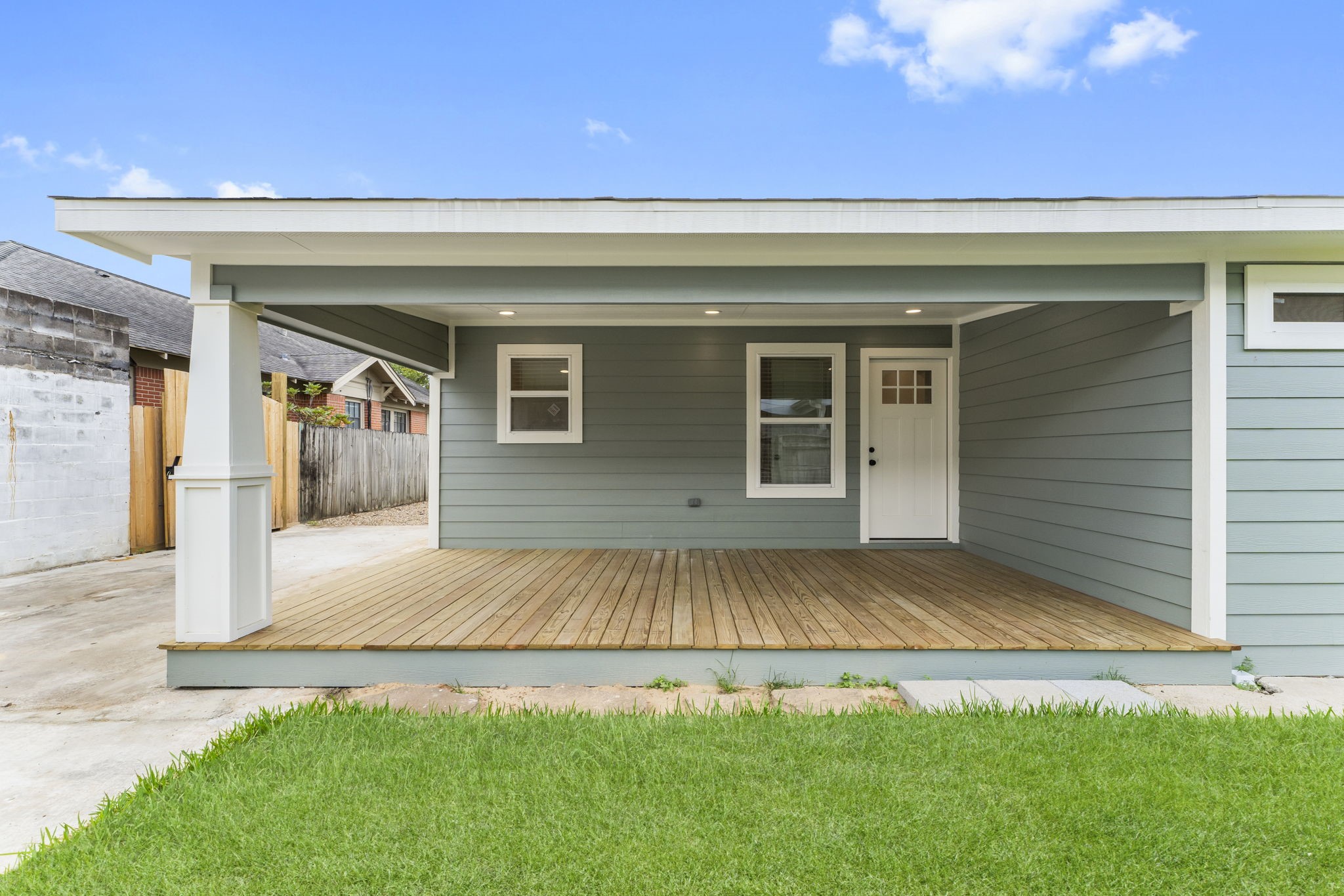 1507 North Durham Drive Houston, TX 77008 - Photo 28 of 35 a view of outdoor space