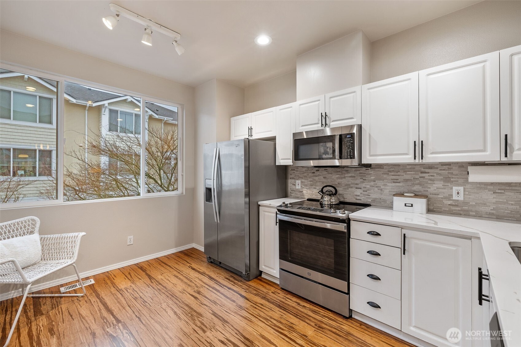 11895 Northeast 163rd Place, Unit 203 Bothell, WA 98011 - Photo 9 of 32