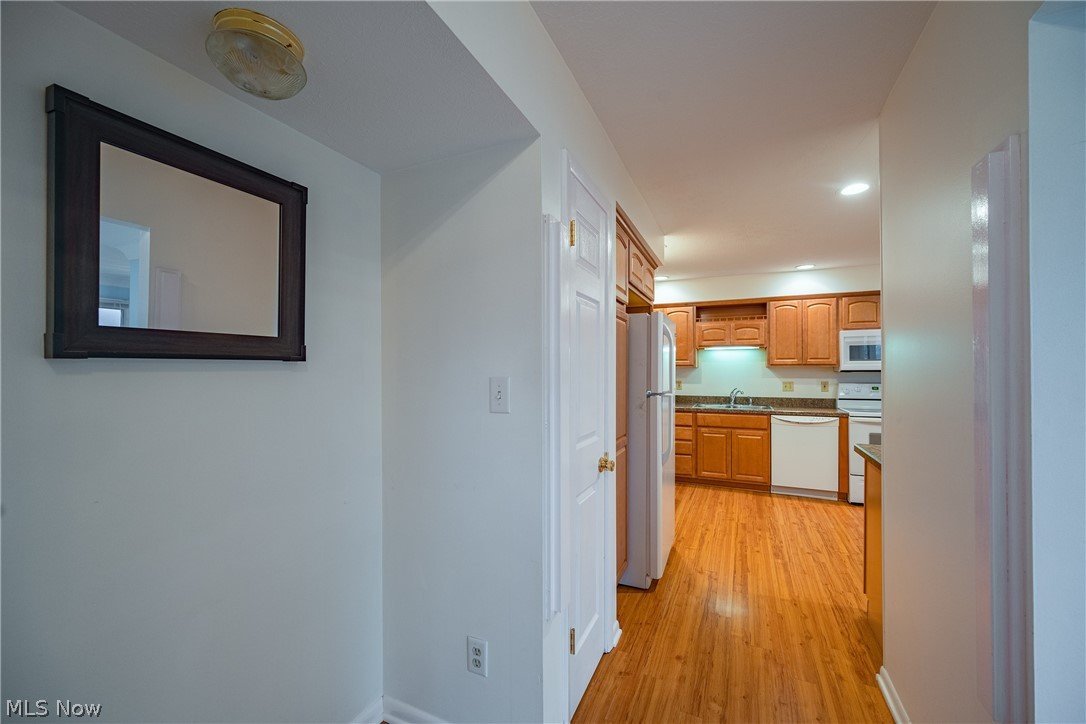 4825 Roadoan Road Cleveland, OH 44144 - Photo 4 of 29 Gallery Image 4