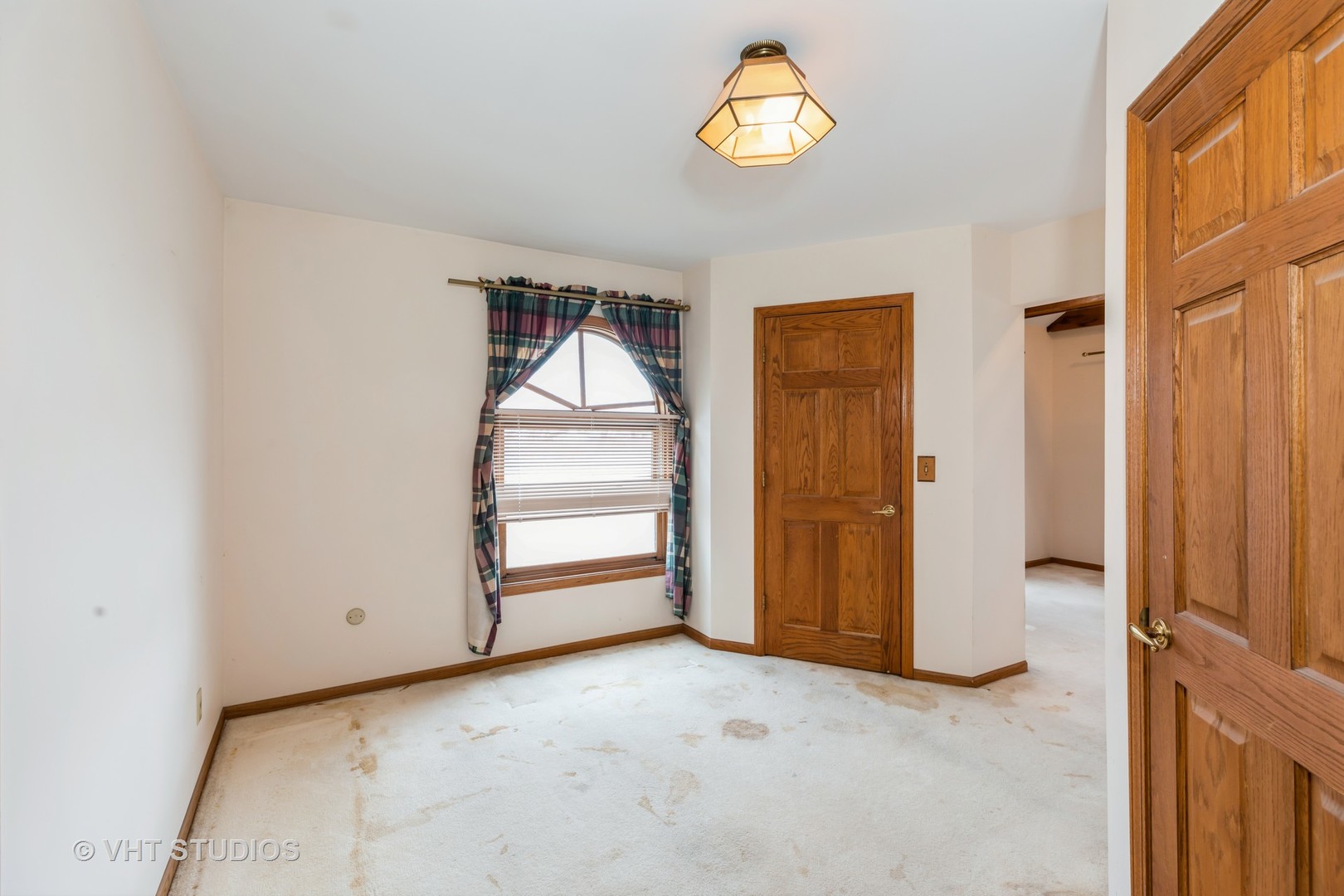 24960 South Scheer Road Monee, IL 60449 - Photo 15 of 26 an empty room with windows and closet