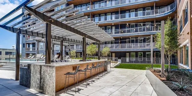 $1,925 | 3900 Commerce Street, Unit 606, Dallas, TX 75226