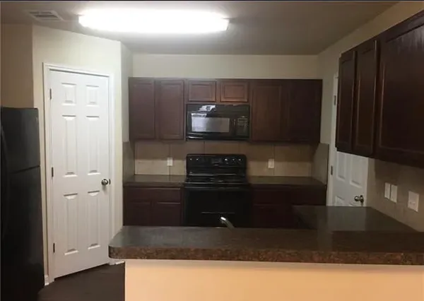 $1,650 | 1004 Drover's Cove, Georgetown, TX 78626