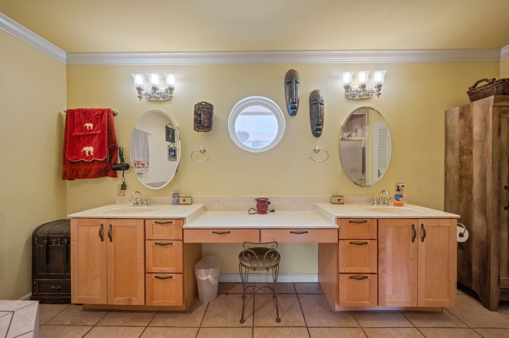 26418 Carondelette Drive Orange Beach, AL 36561 - Photo 24 of 48 Bathroom