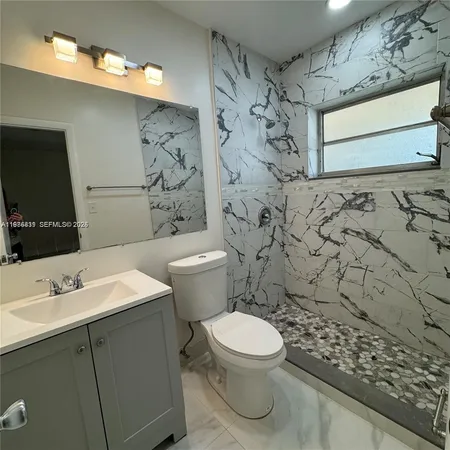 $3,000 | 590 Northeast 20th Street, Unit 2, Wilton Manors, FL 33305