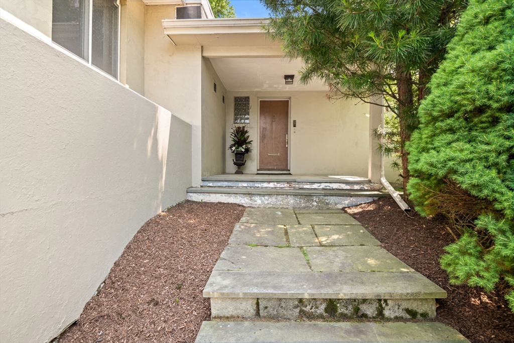 6 Wareland Road Wellesley, MA 02481 - Photo 3 of 26 Gallery Image 3