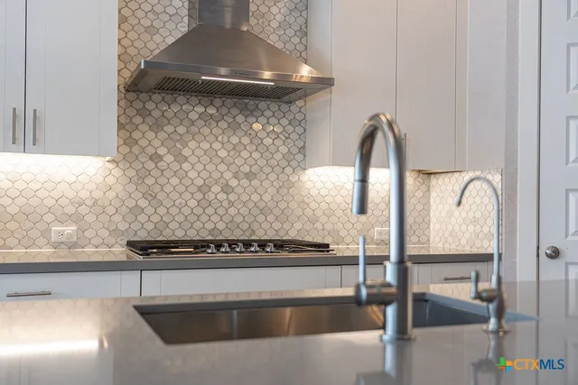 a close view of sink