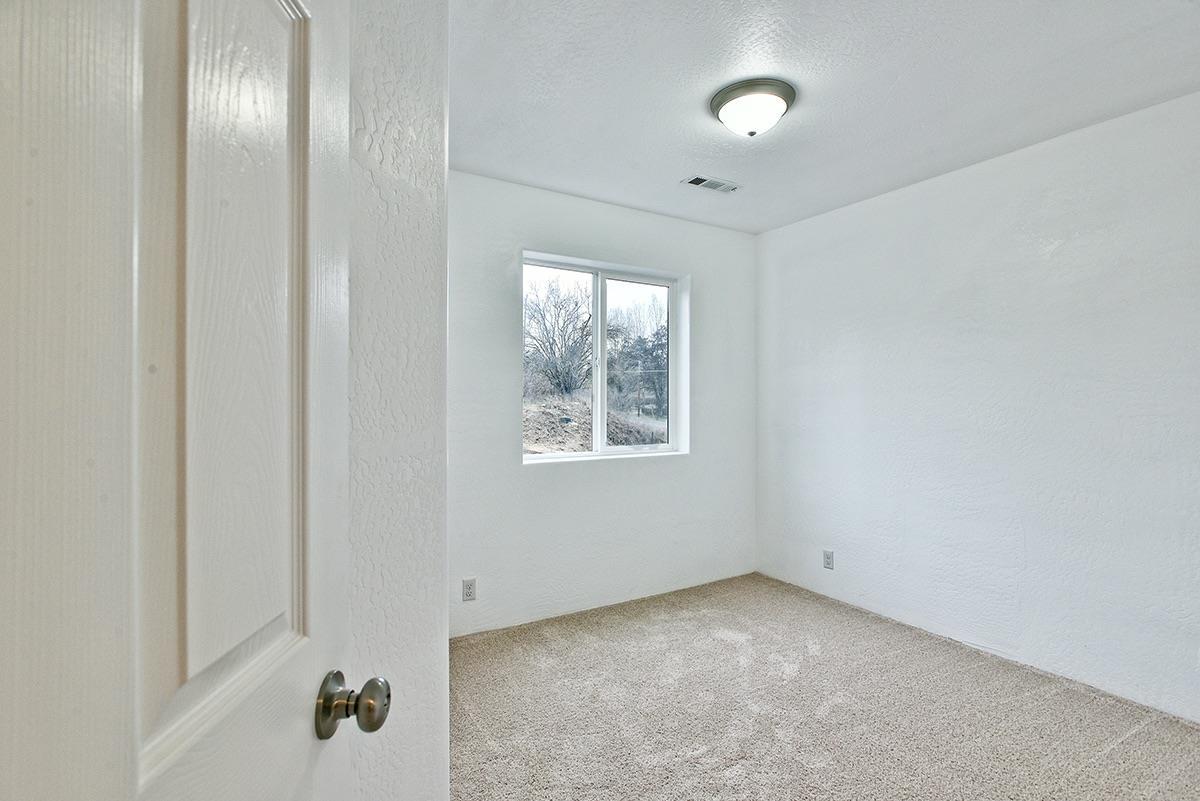 10098 Blackwell Road Central Point, OR 97502 - Photo 18 of 30 Additional Photo