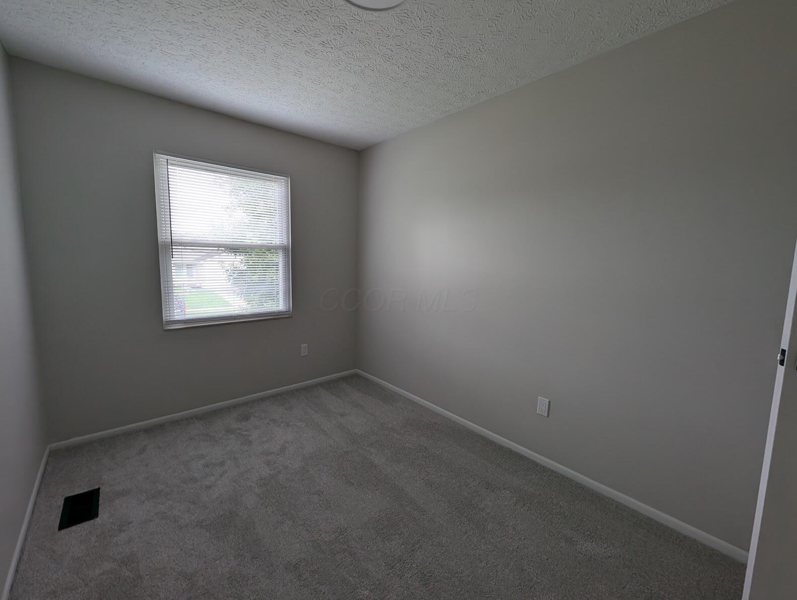 3815 Petzinger Road Columbus, OH 43232 - Photo 21 of 34 PXL_20260923_190251678