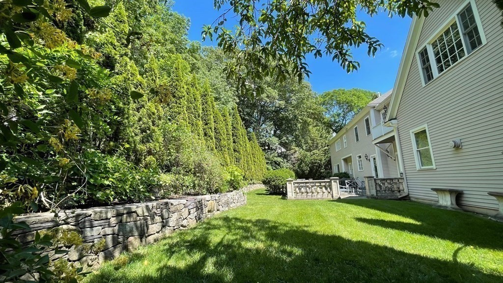 123 Albion Road Wellesley, MA 02481 - Photo 3 of 34