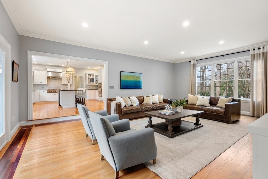 123 Albion Road Wellesley, MA 02481 - Photo 5 of 34