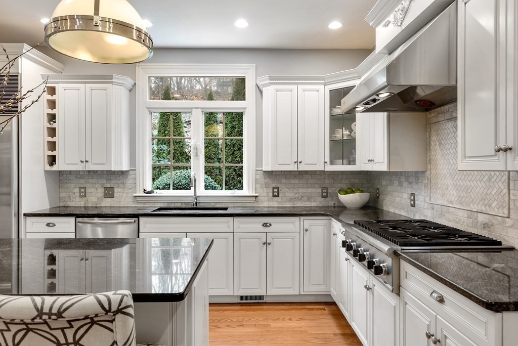 123 Albion Road Wellesley, MA 02481 - Photo 9 of 34