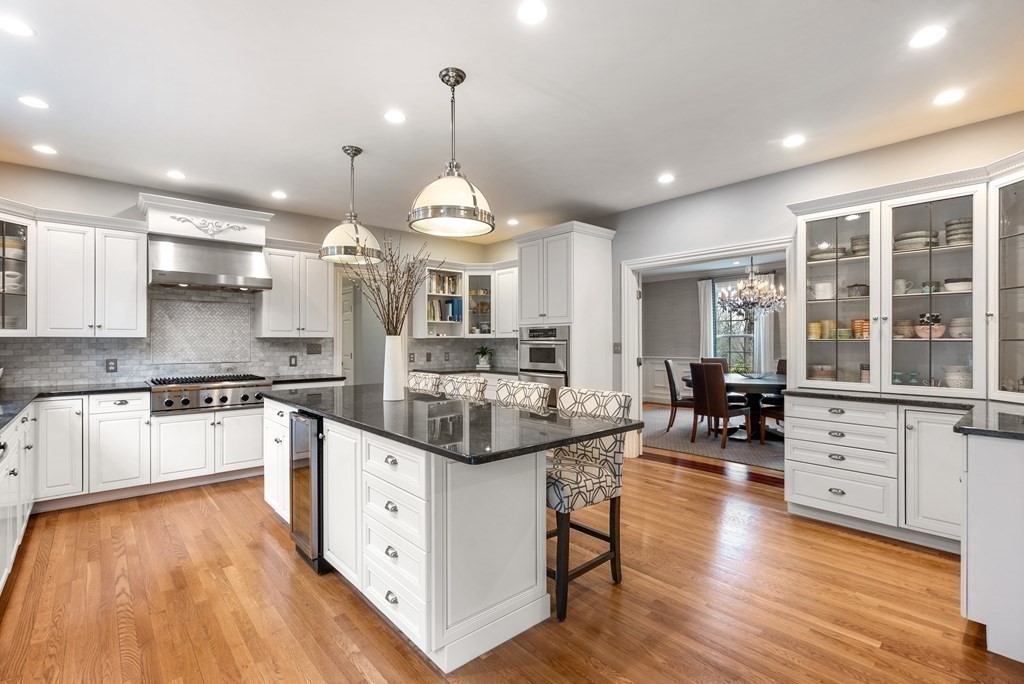 123 Albion Road Wellesley, MA 02481 - Photo 10 of 34