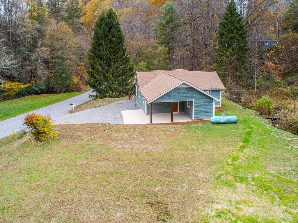 5107 Boiling Springs Road Murphy, NC 28906 - Photo 32 of 35 a house with garden in front of it