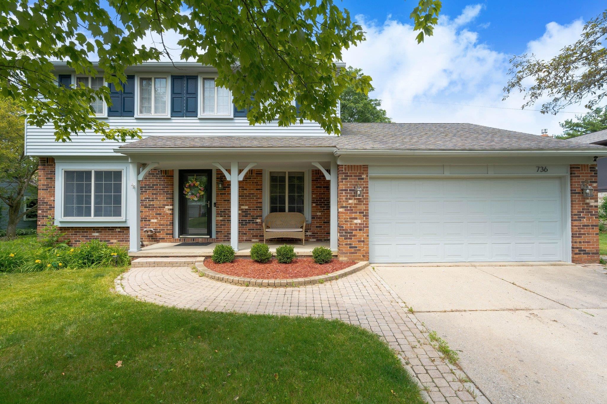 736 Denham Lane Rochester, MI 48307 - Photo 1 of 40 50145928-293424f3-44e3-42d0-8156-ea3c23e8b68f.JPG