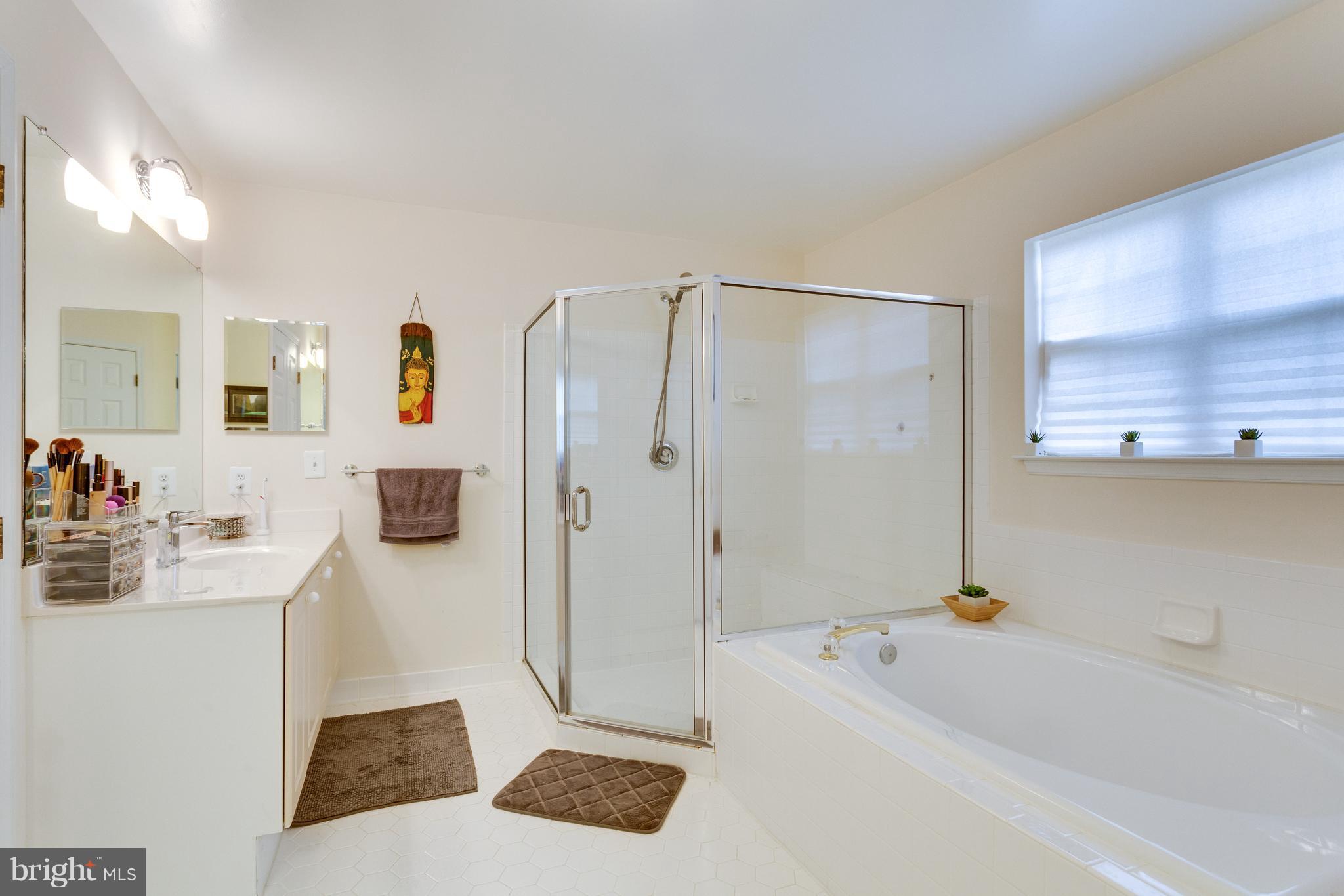 6801 Newington Road Lorton, VA 22079 - Photo 18 of 30 Bath (Master)