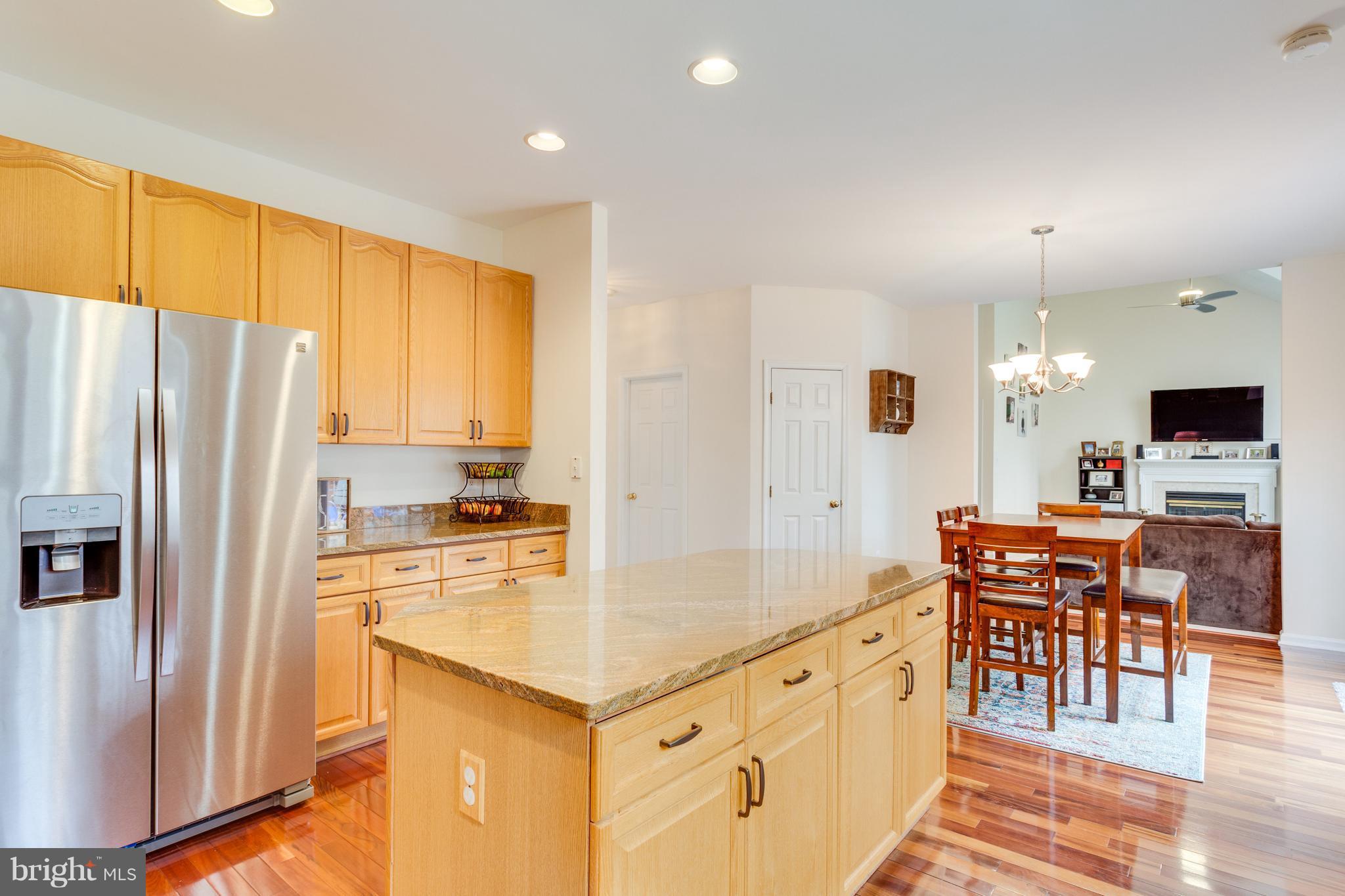 6801 Newington Road Lorton, VA 22079 - Photo 8 of 30 Kitchen