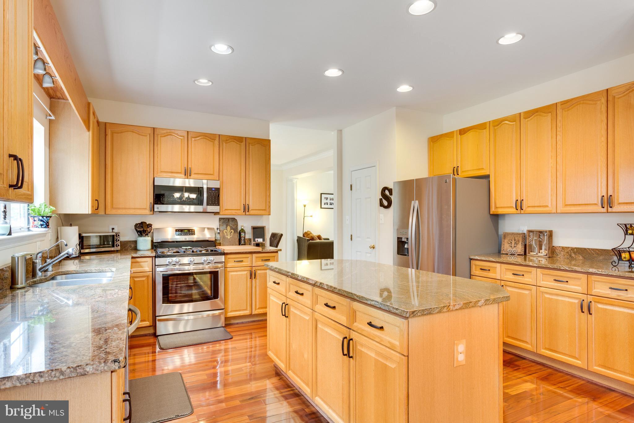 6801 Newington Road Lorton, VA 22079 - Photo 9 of 30 Kitchen