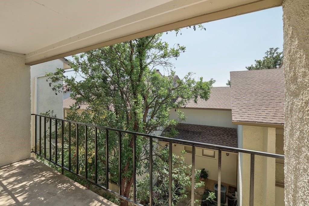 6910 Hart Lane, Unit 907 Austin, TX 78731 - Photo 26 of 28 a view of a balcony