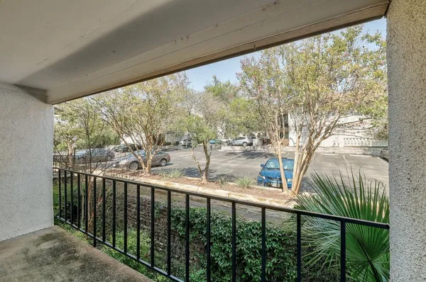 $1,650 | 6910 Hart Lane, Unit 907, Austin, TX 78731