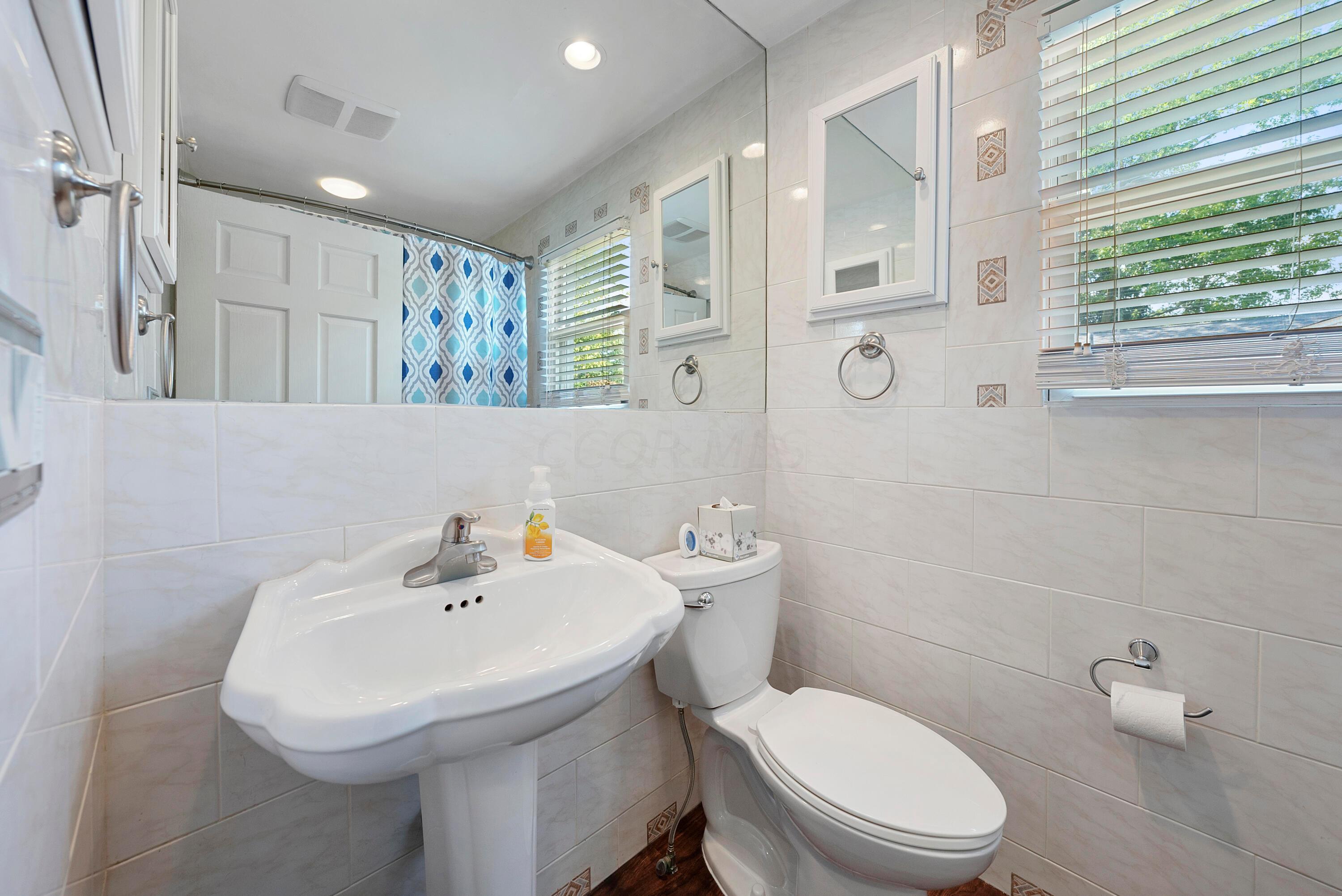 2483 Fishinger Road Columbus, OH 43221 - Photo 19 of 38 1st Floor FB