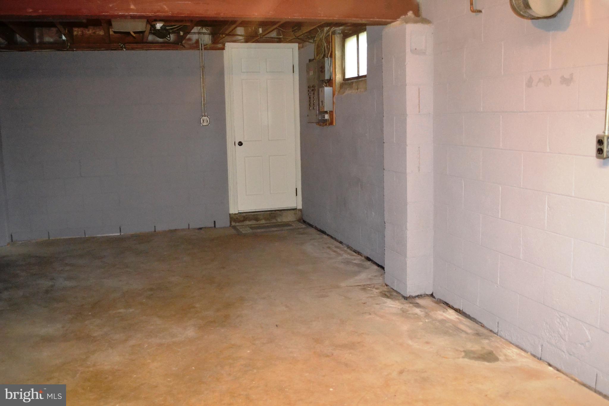 14 Ritter Lane Newark, DE 19711 - Photo 24 of 27 Walk-Up to Garage