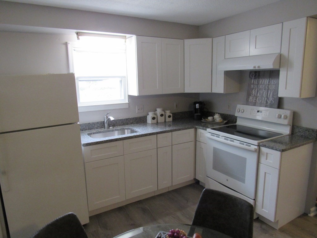 48 Dubois Street Springfield, MA 01151 - Photo 5 of 10