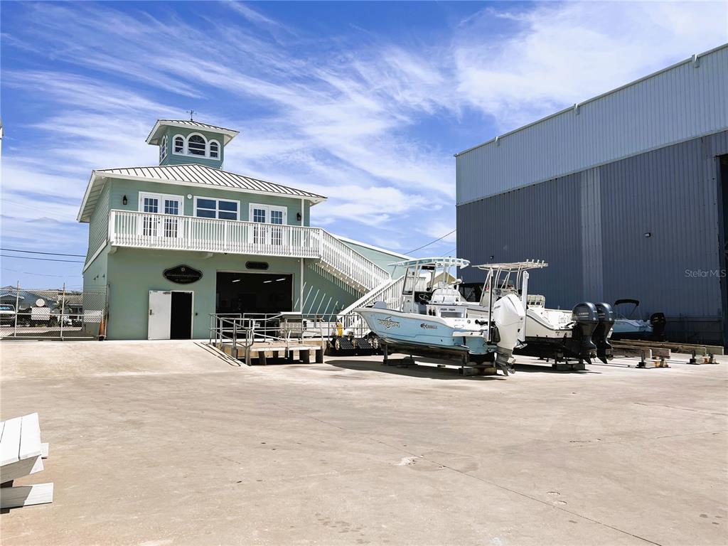 100 Circuit Road, Unit N52 Nokomis, FL 34275 - Photo 5 of 18 a car parked in front of house