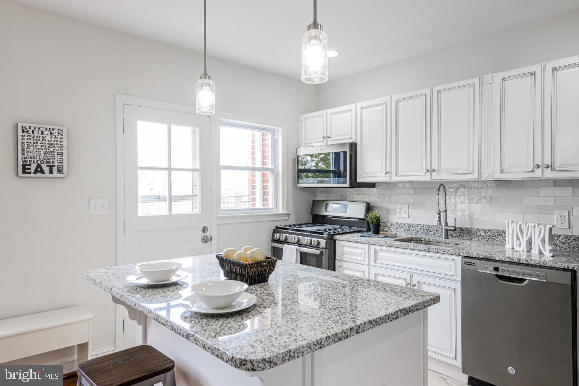 1205 Ramblewood Road Baltimore, MD 21239 - Photo 3 of 43 Gallery Image 3