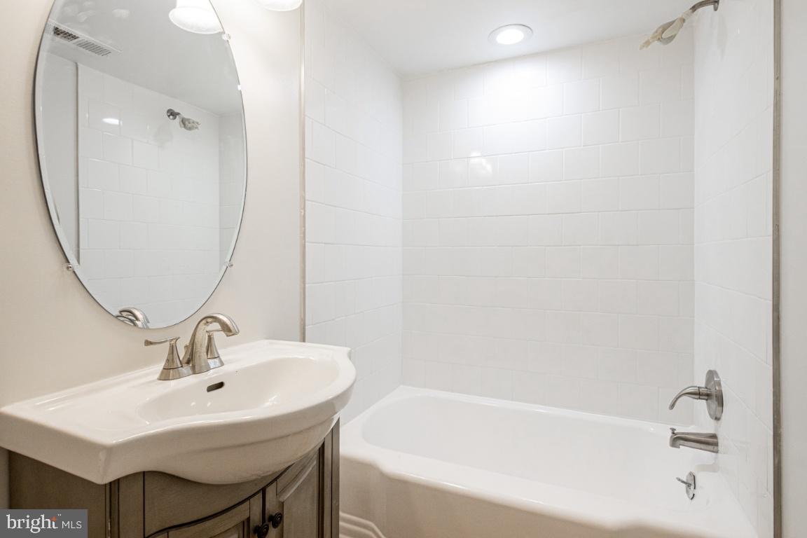 1205 Ramblewood Road Baltimore, MD 21239 - Photo 37 of 43 Gallery Image 37