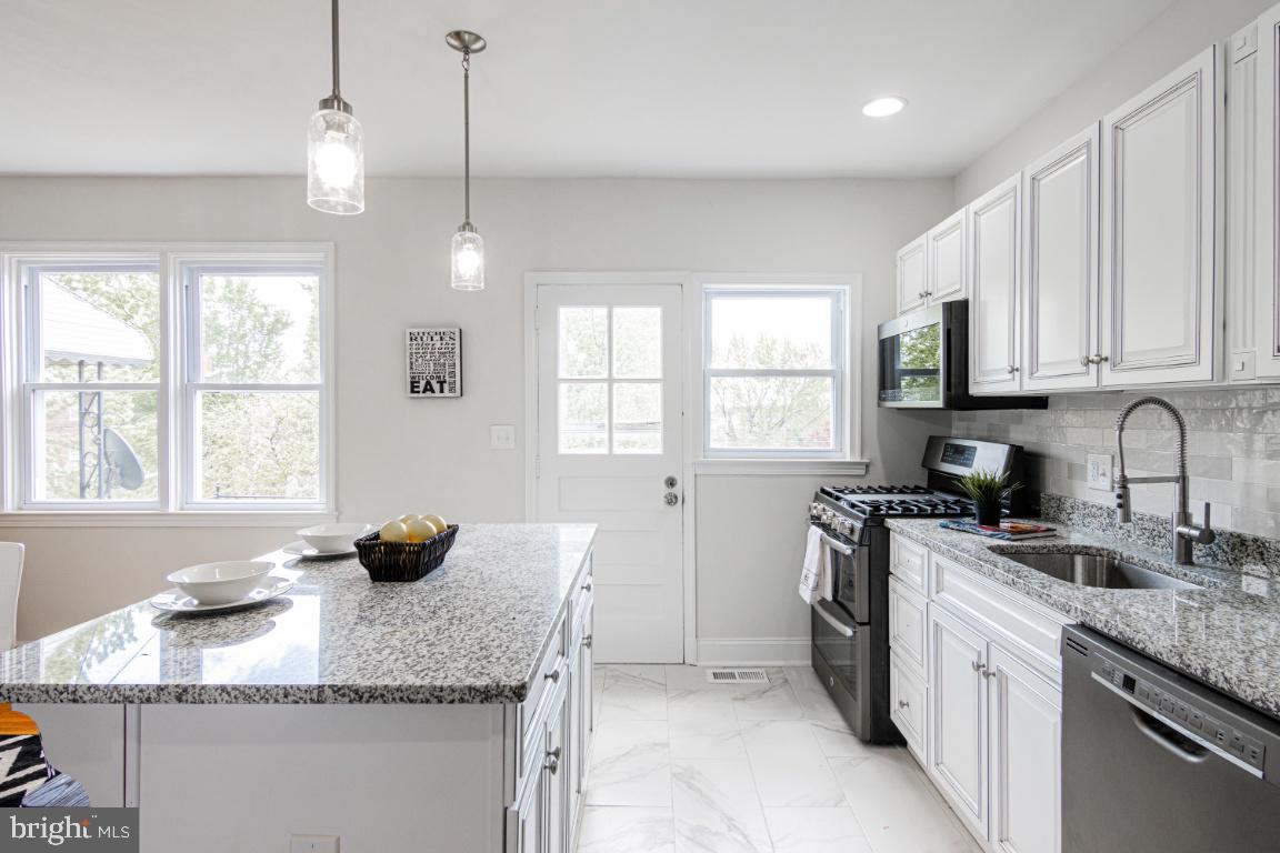 1205 Ramblewood Road Baltimore, MD 21239 - Photo 7 of 43 Gallery Image 7