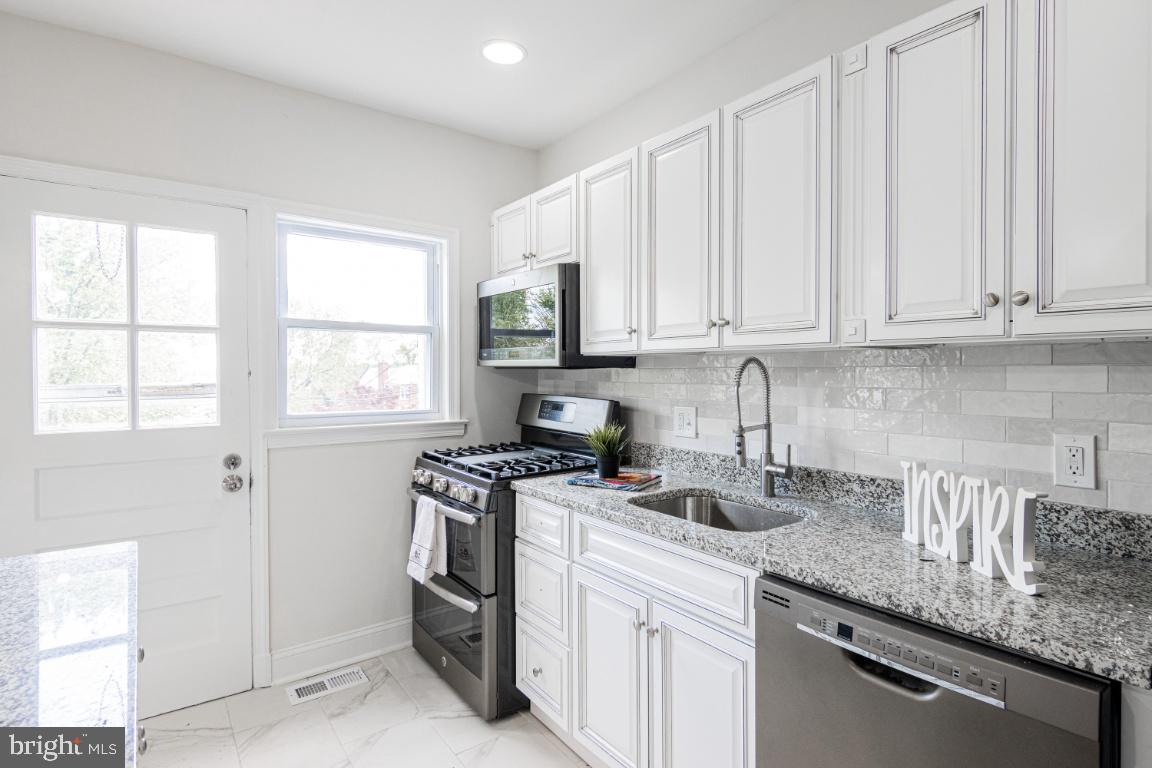 1205 Ramblewood Road Baltimore, MD 21239 - Photo 8 of 43 Gallery Image 8