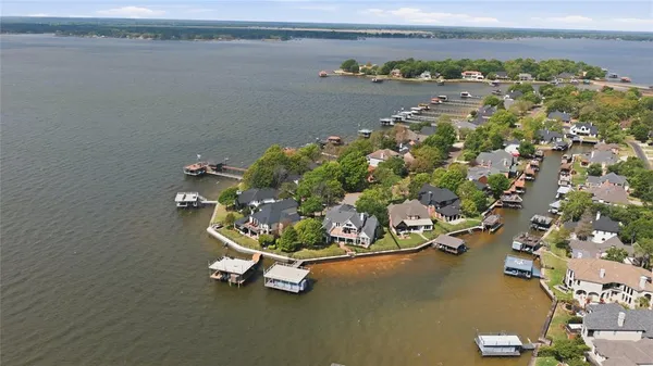 $4,695,000 | 121 St Annes, Mabank, TX 75156