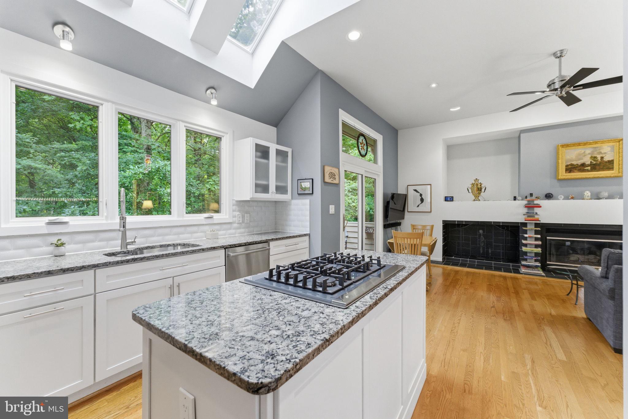 1608 Woodstock Lane Reston, VA 20194 - Photo 11 of 76