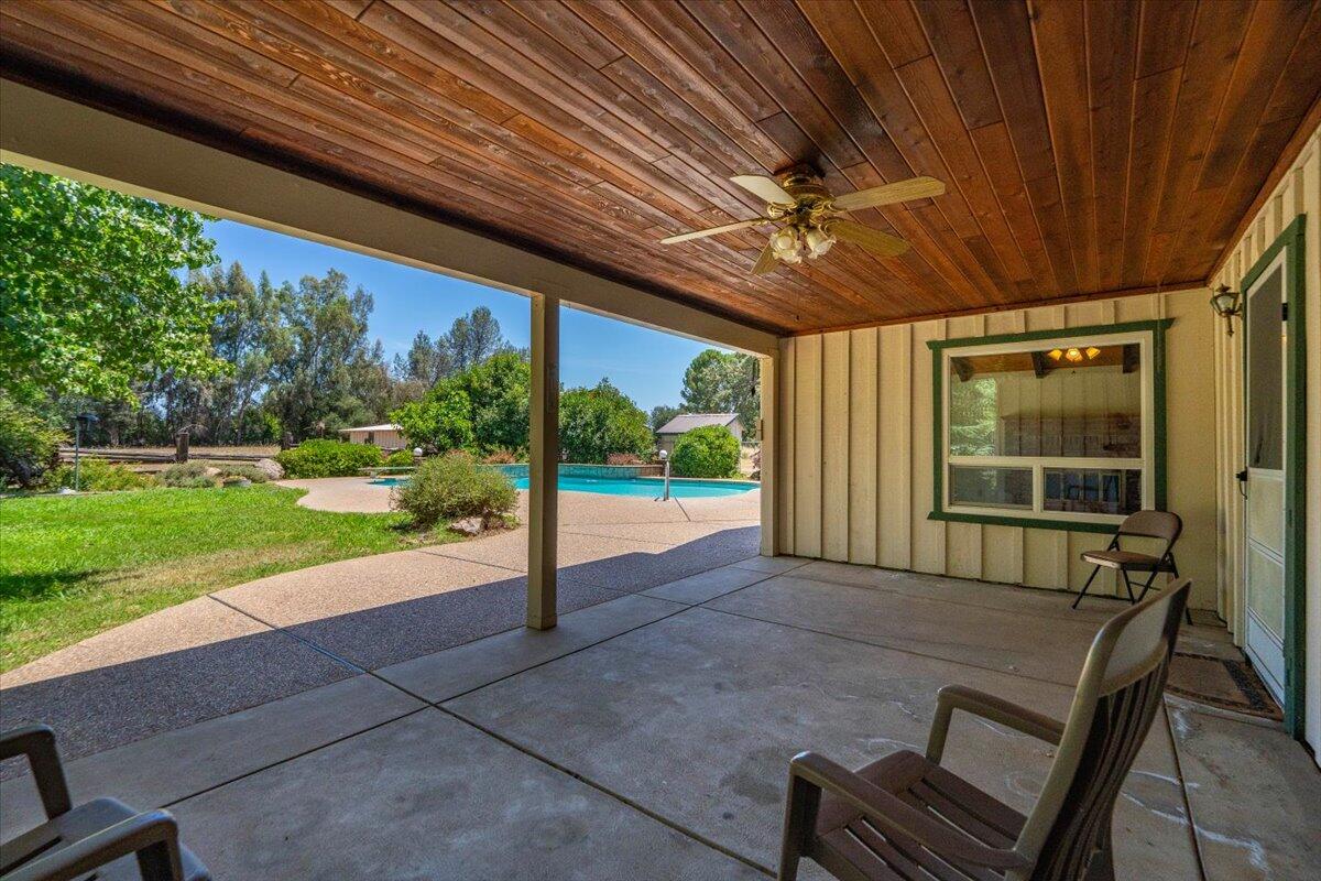 9871 Deschutes Road Palo Cedro, CA 96073 - Photo 45 of 80 62-Covered Patio