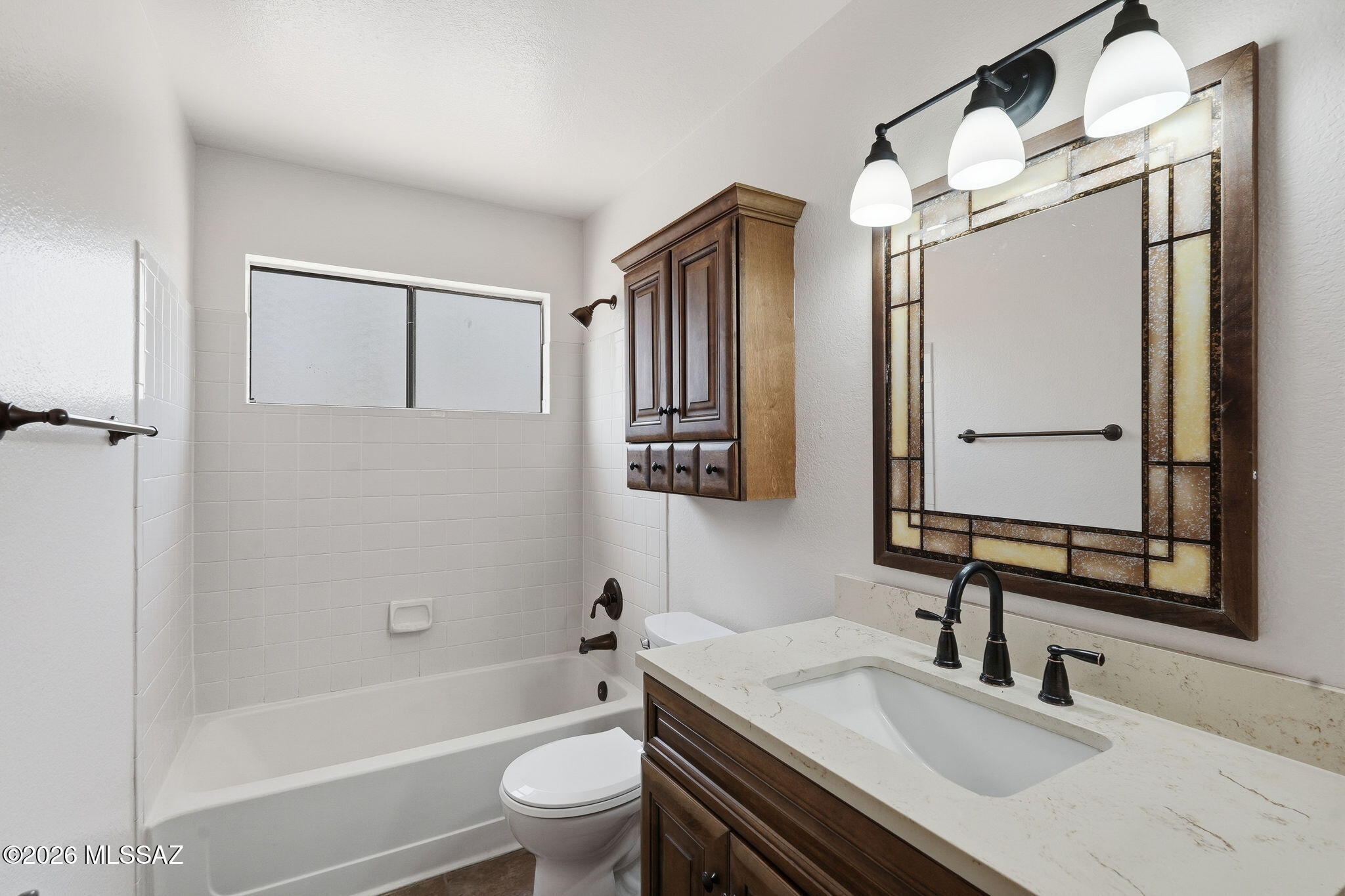 5791 North Moonbrook Road Tucson, AZ 85741 - Photo 27 of 40 Hallway -Newer Upgraded Full Bath