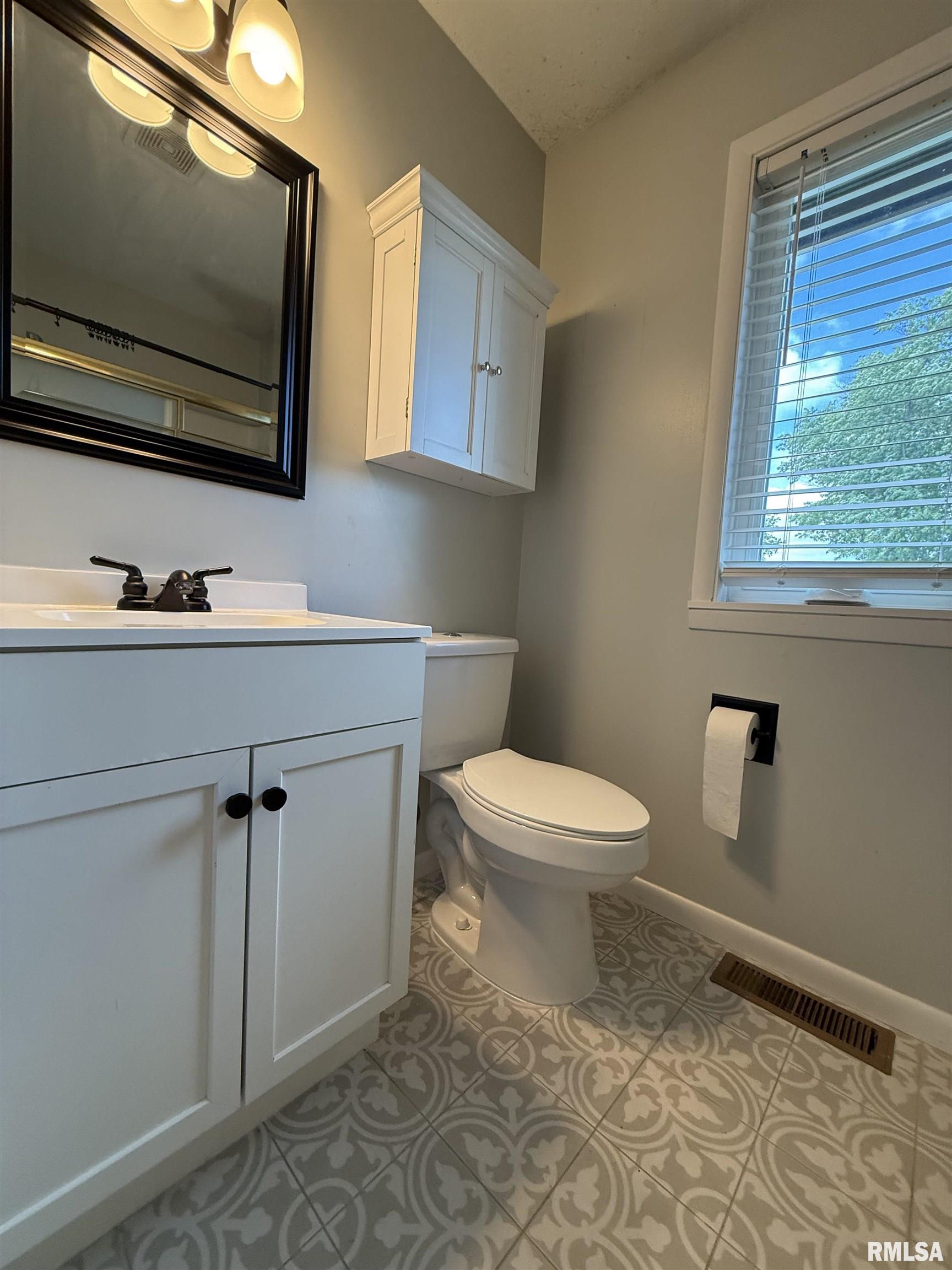 3 Cedar Drive Macomb, IL 61455 - Photo 18 of 24