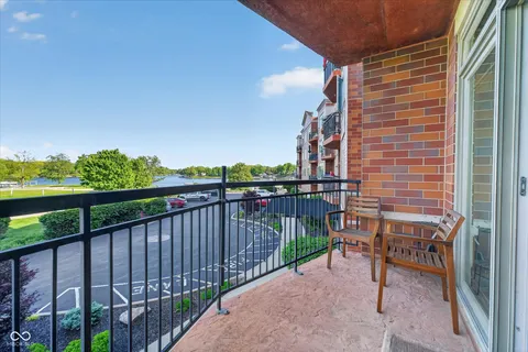 $349,900 | 20971 Shoreline Court, Unit 215, Noblesville, IN 46062