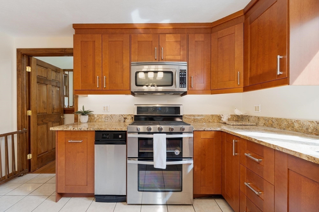 30 Parker Road Dracut, MA 01826 - Photo 9 of 31