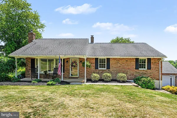 $459,900 | 61 Applewood Lane, Boyertown, PA 19512
