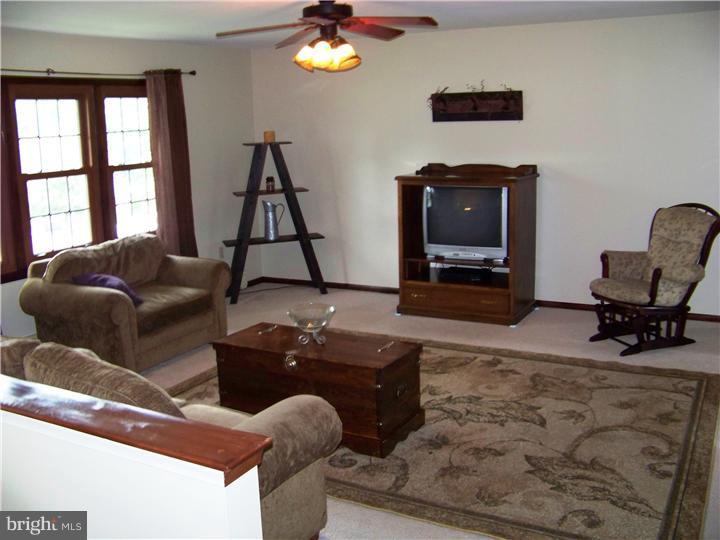 5067 Ridgewood Road Reading, PA 19608 - Photo 3 of 23