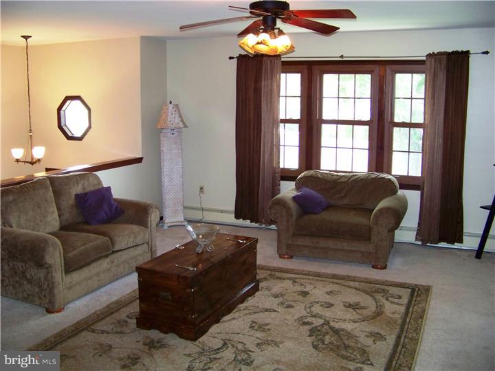 5067 Ridgewood Road Reading, PA 19608 - Photo 4 of 23
