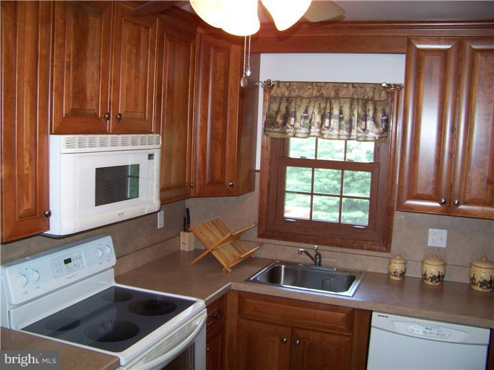 5067 Ridgewood Road Reading, PA 19608 - Photo 6 of 23