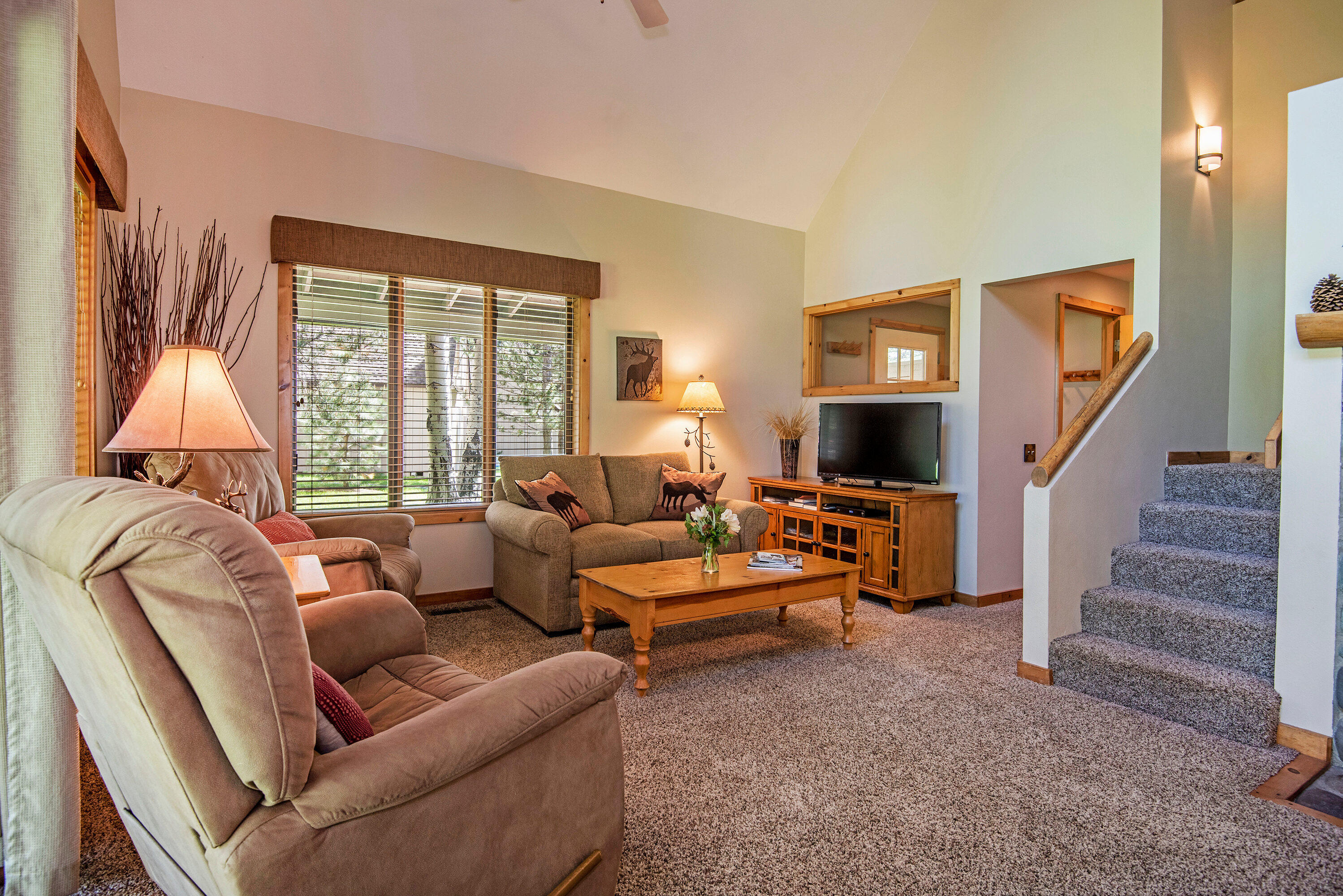 57520 Circle 4 Cabin Road, Unit 11 Sunriver, OR 97707 - Photo 5 of 20 Circle 4 Cabin Rd 11 Sunriver-print-004-