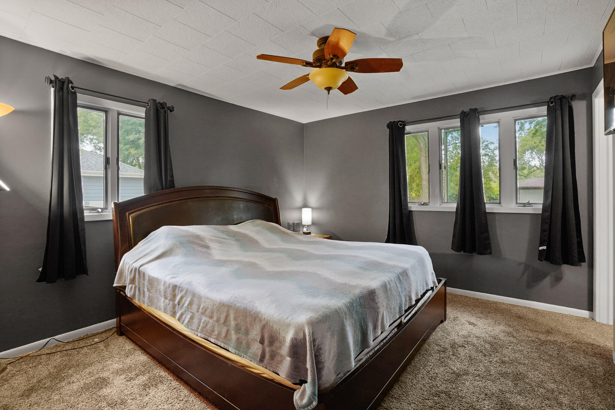 9307 Grace Street Highland, IN 46322 - Photo 26 of 32 2048x1366