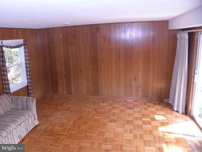2902 Ivydale Street Silver Spring, MD 20902 - Photo 4 of 24 Living Room